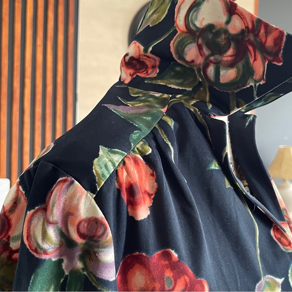 Beautiful Custom Made Long Sleeve Floral Blouse - Picture 6 of 16